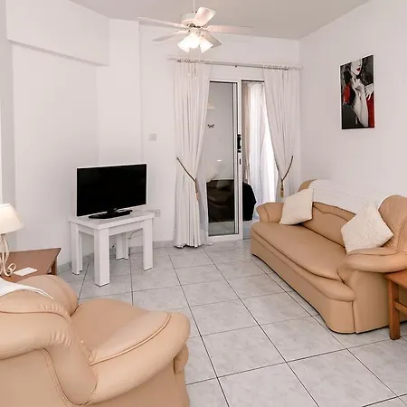 דירה Sue's Paphos