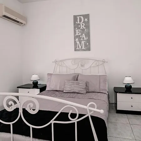 Sue's Paphos